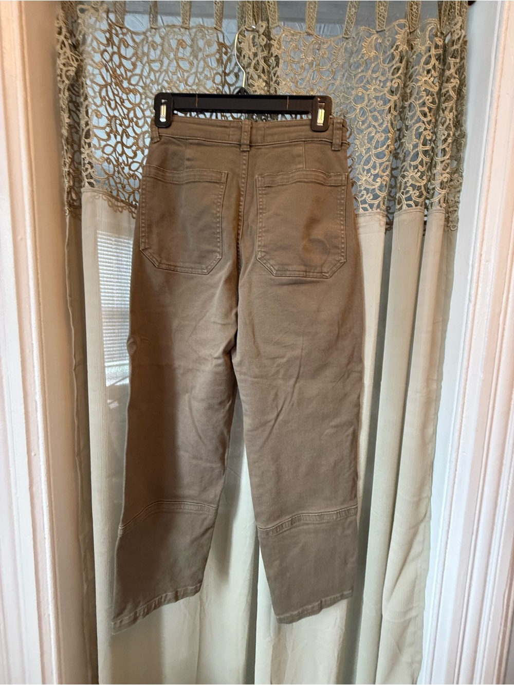 Everlane utility barrel pant in olive green - Picture 5 of 7